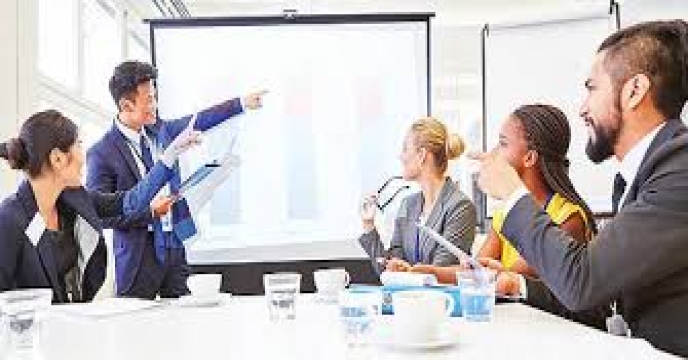 مدیر بودن مانند بازیگری است