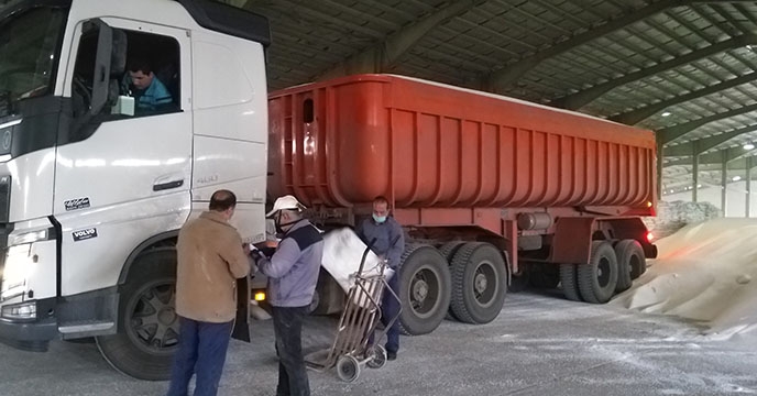 تامین شش هزار و 400  تن کود کشاورزی اوره از پتروشیمی بوشهر و مسجد سلیمان در استان همدان