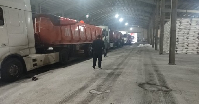 توزیع بیش از 3174 تن انواع کود کشاورزی در شهرستان باروق در هشت‌ماهه نخست سال ۱۴۰۴