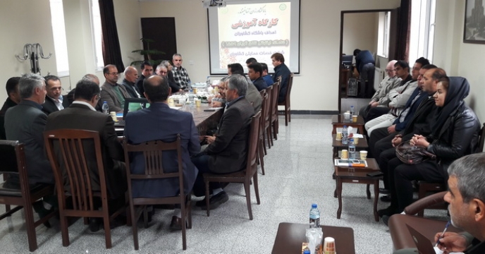 نشست صميمی جناب آقای دكتر شورج با كارگزاران و همكاران در تبريز
