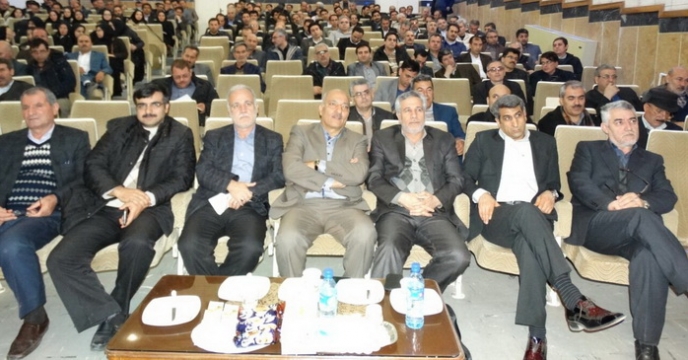 كارگاه آموزشی ارتقاء دانش فنی و عمليات داشت گندم در تبريز