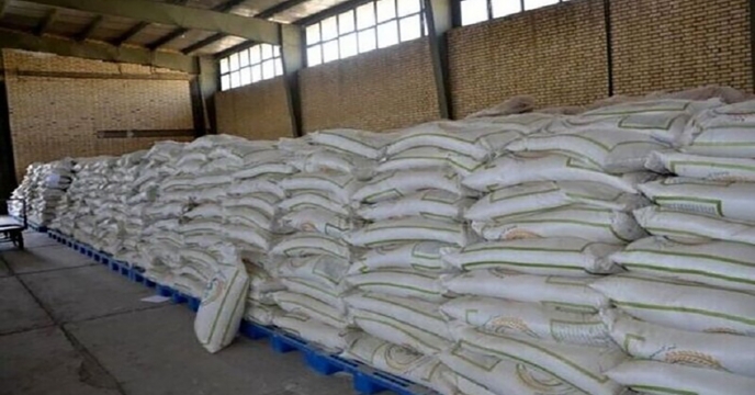 تحویل 54 تن کود تفاهم نامه ای به کارگزارن استان قزوین توسط شرکت زرین مهر قومس