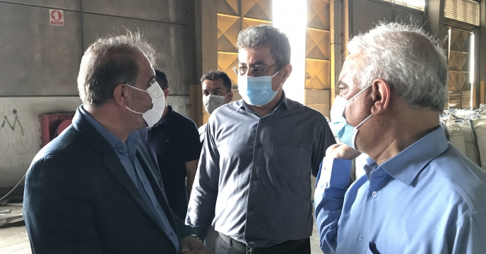 بازدید نایب ریس کمیسیون کشاورزی ، آب ، منابع طبیعی و محیط زیست مجلس شورای اسلامی از انبارهای کود شرکت خدمات حمایتی کشاورزی در اسکله بندر شهید رجایی در بندرعباس