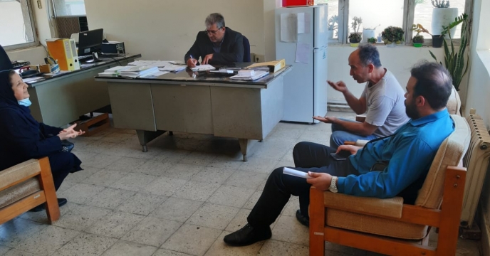 بازدید مهندس حسن همتی از انبار سازمانی کود آستانه اشرفیه به همراه کارشناسان شرکت
