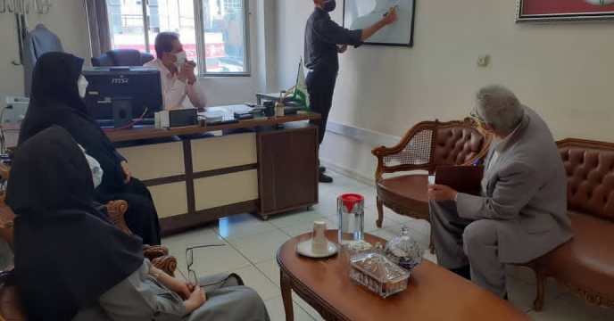 اولین جلسه کاری در ماشین آلات 