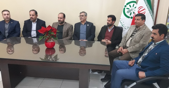 حضور مدیر استان و همکاران مدیریت بازاریابی در غرفه نمایشگاه 
