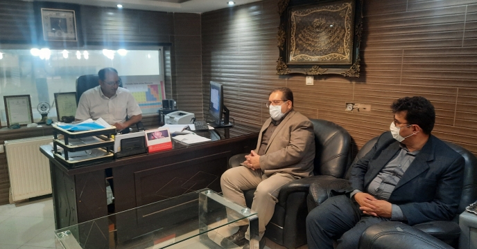 بازدید ریاست مرکز تحقیقات کاربردی نهاده های کشاورزی از یکی از آزمایشگاه های خاک و آب استان یزد