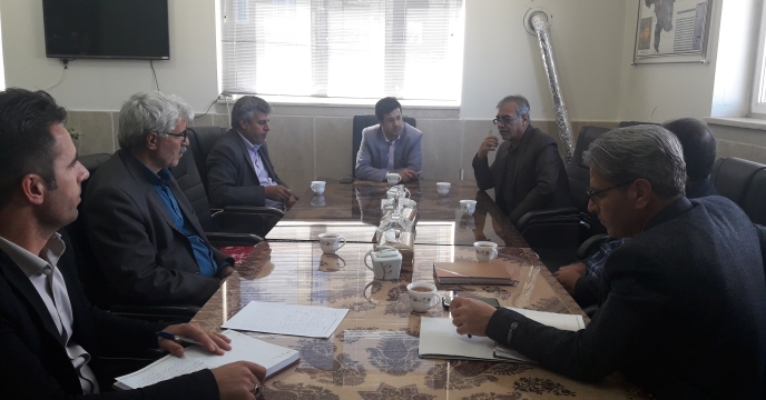 شرکت در جلسه هم اندیشی ، مدیر شرکت خدمات حمایتی کشاورزی استان اصفهان با فرماندار شهرستان بویین میاندشت