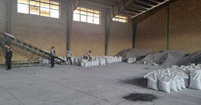 توزیع مقدار 135 تن نهاده کشاورزی بین انبار کارگزاران در سطح شهرستان نی ریز در آبان ماه