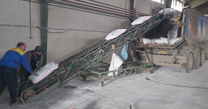 توزیع مقدار 145 تن انواع کود کشاورزی بین کارگزاران شهرستان میاندوآب  در دی ماه 1404