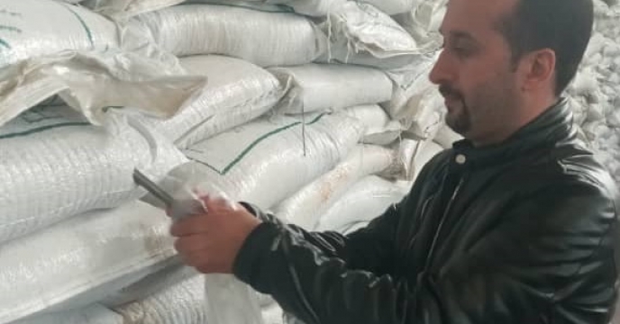 اجرای فرآیند کنترل و کیفی نمونه برداری از کود فسفات  گرانوله 13% در انبار مرکزی رشت گیلان
