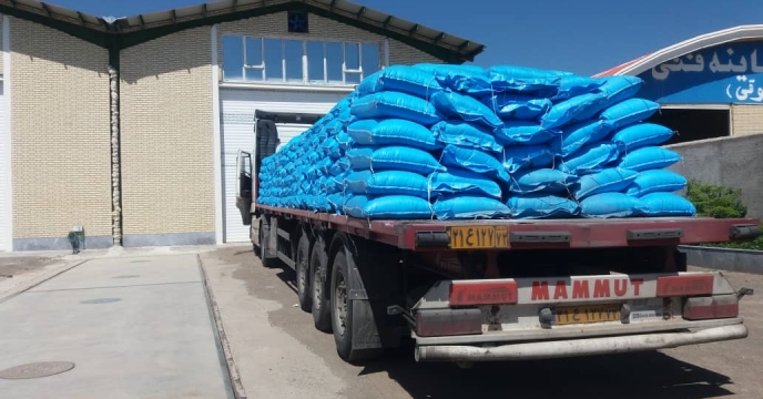 حمل کود به کارگزاری شهرستان اردبیل آقای علیایی 