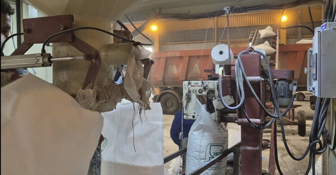 عملیات آماده سازی و ارسال کود اوره به جنوب کرمان از مبادی هرمزگان