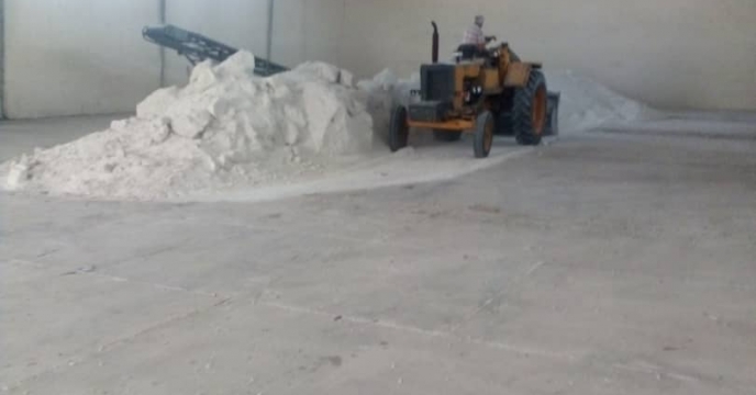 عملیات جابجایی کودهای کف انباری