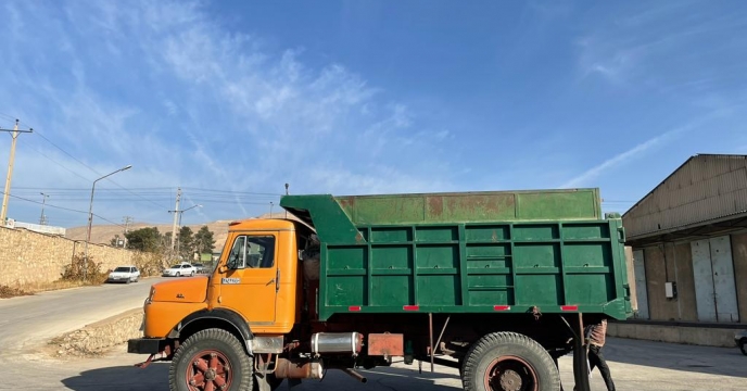 در آذر ماه سال جاری بیش از 4 هزار تن کود کشاورزی فسفات بین انبار کارگزاران در سطح استان فارس توزیع شد