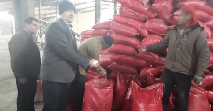 نمونه برداری از کود نیترات آمونیوم سولفات در آذربایجان غربی