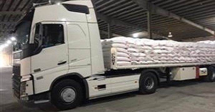 بارگیری و حمل محموله 50 تنی کود اوره از مبداء پتروشیمی لردگان به استان اصفهان