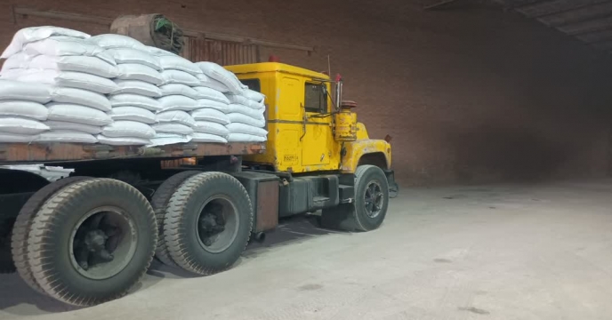 ارسال65 تن  محموله کود کشاورزی توسط شرکت کاوش نهاده زرین به استان قزوین 