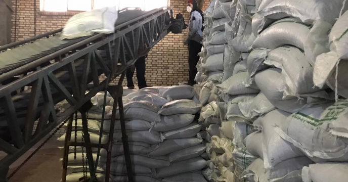 تخلیه مقدار 50 تن اوره  ارسالی از  کرمانشاه در انبار سازمانی آذربایجان غربی