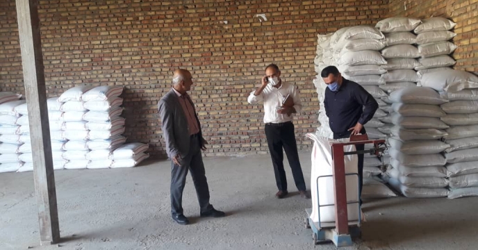 بازدید معاونت فنی استان از انبار کارگزاریهای توزیع کود شهرستان میاندوآب