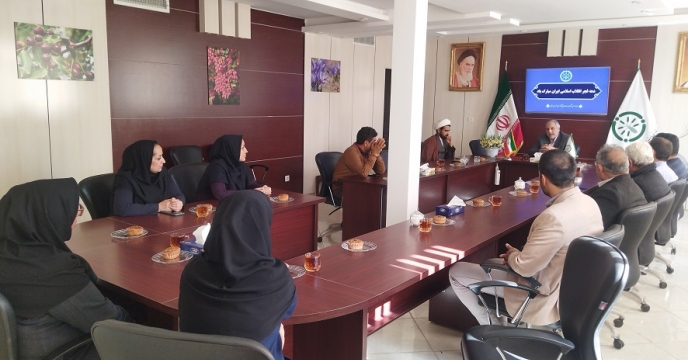 اهدای گل به همکاران خراسان جنوبی همزمان با فرا رسیدن دهه مبارک فجر 
