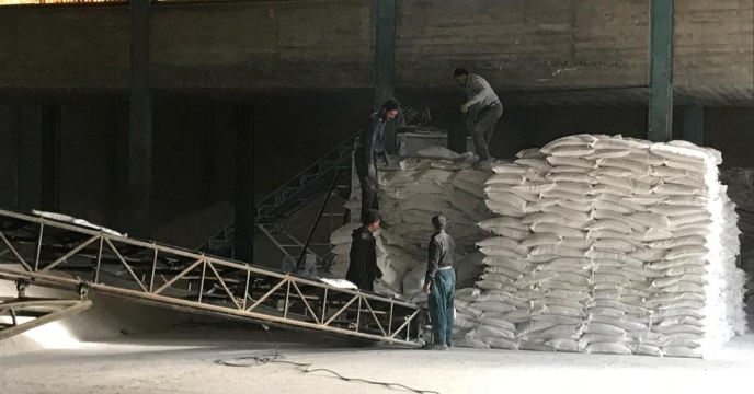 توزیع کود شیمیایی در شهرستان نیشابور، استان خراسان رضوی