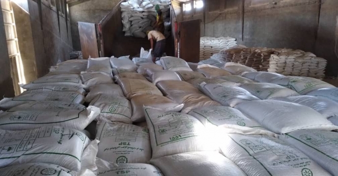 تأمین و حمل انواع کود شیمیایی به روستای دهقاید شهرستان دشتستان