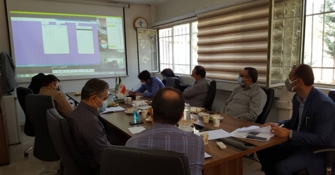 بررسی عملکرد جذب سهمیه کودی کارگزاری شهرستان طالقان در هفته دولت