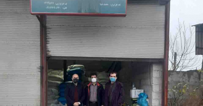 بازدید سرپرست شرکت خدمات حمایتی کشاورزی استان گیلان از انبار کارگزاری آقای محمد تنها در شهرستان صومعه سرا