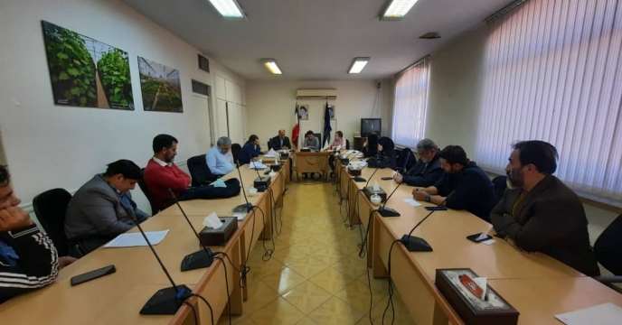 بررسی مشکلات تامین کود شهرستان ورامین با حضور مدیریت جهاد کشاورزی و کارگزاران