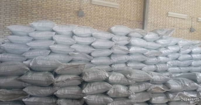 نمونه برداری کود کشاورزی در انبار شرکت خدمات حمایتی کشاورزی استان کهگیلویه و بویراحمد
