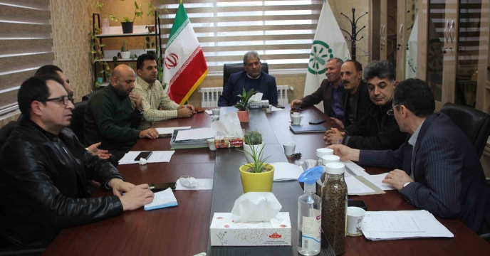 برگزاری جلسه با حضور مدیر عامل اتحادیه چایکاران غنچه های طلایی شمال و معاونین بهبود تولیدات چای