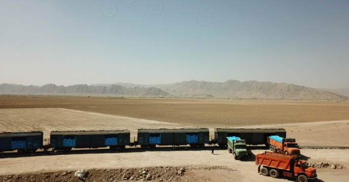 ادامه عملیات حمل ریلی از مبدأ پتروشیمی شیراز به مقصد استان خراسان رضوی