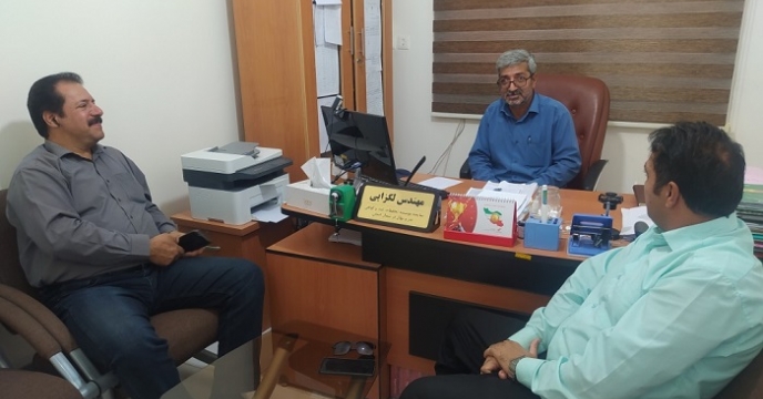 جلسه کارشناس بذر شرکت با دکتر لکزایی مرکز تحقیقات کشاورزی زابل 