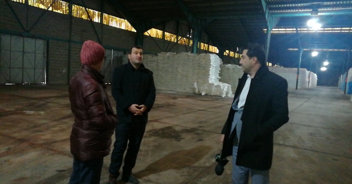 بازدید مسئول کنترل کیفی کود استن قم از انبار استان رشت در در دوره آموزشی کارشناسان مدیریت کود
