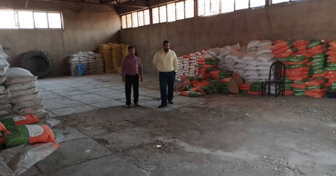 بازدید کارشناسان از انبار کارگزاران شهرستان داراب در استان فارس
