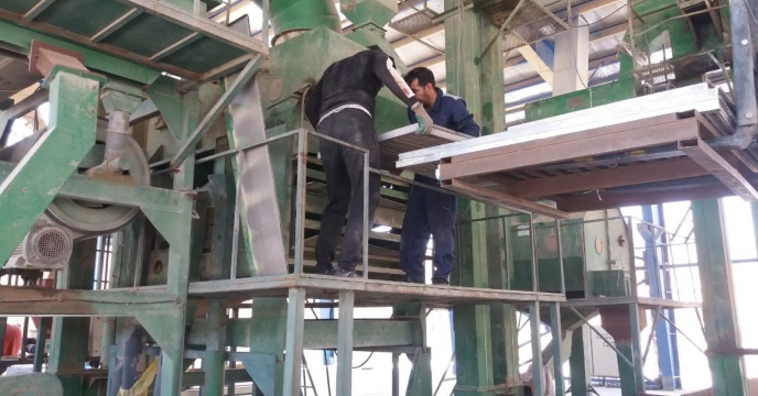 آغاز سرویس و تعمیر دستگاه های بوجاری در شرکت خدمات حمایتی کشاورزی استان چهار محال و بختیاری