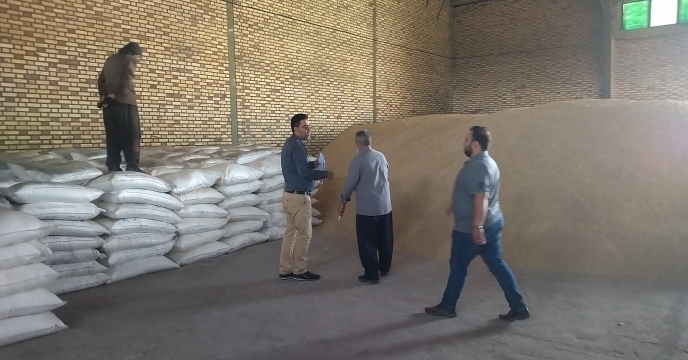 بازرسی از انبار کارگزاری «طغرود» استان قم با محوریت بررسی استانداردهای نگهداری نهاده‌ها