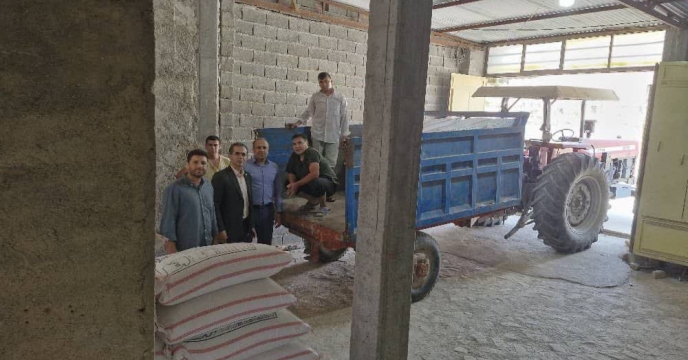 مدیر شرکت خدمات حمایتی کشاورزی استان گلستان در بازدید از کارگزاری کودشهرستان مراوه تپه در جمع کشاورزان  گفت