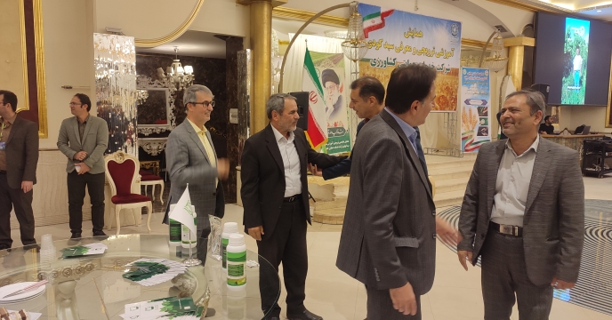 استقبال پرشور کشاورزان پیشرو و باغداران قم از محصولات جدید سبد کودی