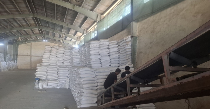 کشاورزان کهنوجی به میزان 285 تن انواع کود کشاورزی در نیمه اول بهمن ماه سال جاری دریافت کردند