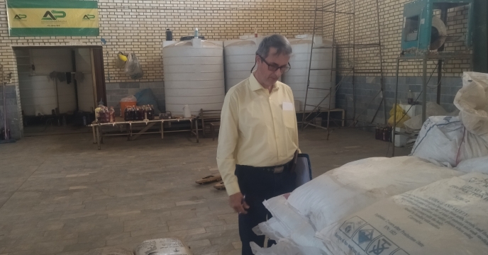 بازدید مسئول کنترل کیفی شرکت خدمات حمایتی کشاورزی استان قم از شرکت «شیمی آمایش پارس» به‌منظور بررسی ظرفیت‌ها و ارزیابی تمدید تفاهم‌نامه همکاری