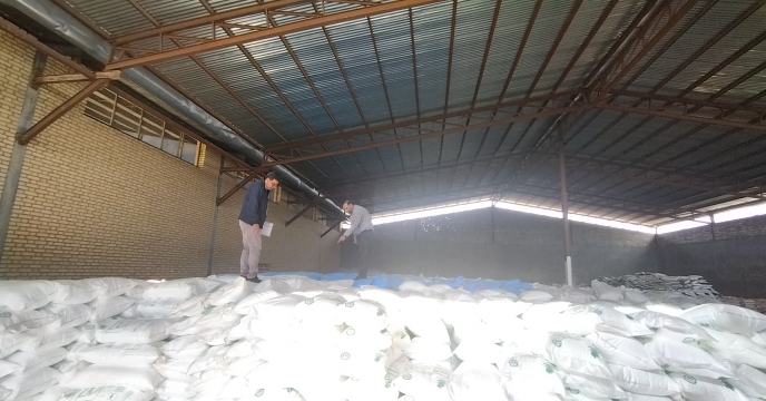 توزیع گسترده انواع کودهای یارانه ای در سطخ استان قم از طریق شبکه رسمی توزیع کارگزاران