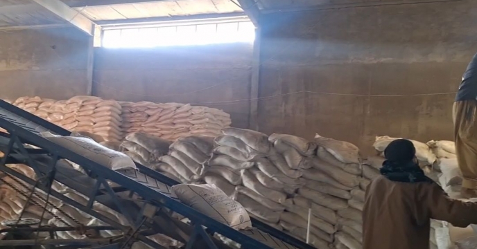 تحویل کود کشاورزی مورد نیاز کشاورزان استان کهگیلویه و بویراحمد به کارگزاران جهت توزیع