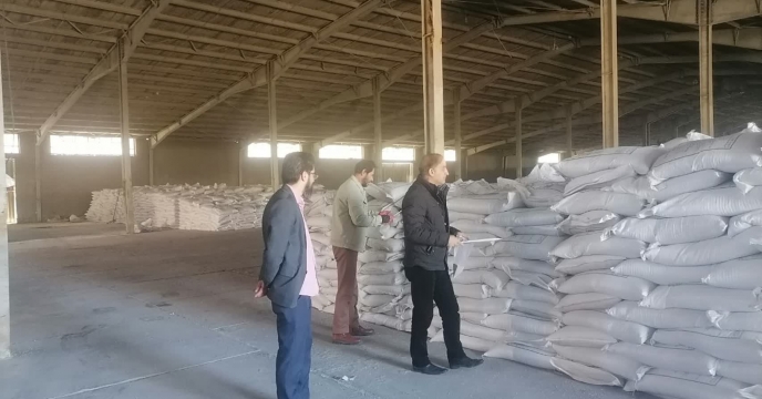نمونه برداری از 200 تن کود فسفات، تولید داخل در انبارمرکزی کرمان