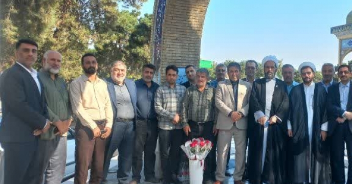 غبارروبی و عطرافشانی مزار شهدا در نخستین روز هفته دولت با حضور مدیر و کارکنان خدمات حمایتی کشاورزی استان گلستان