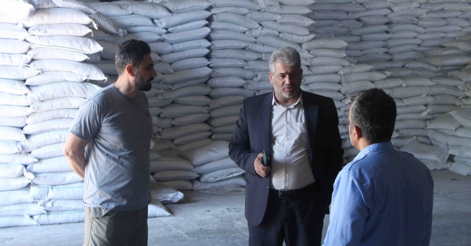 بازدید مدیر گیلان از انبار نگهداری کود آستانه اشرفیه شرکت خدمات حمایتی کشاورزی