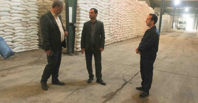 بازدید مهندس خون زر  ذیحساب و مدیر امور مالی از انبار سازمانی کود رشت