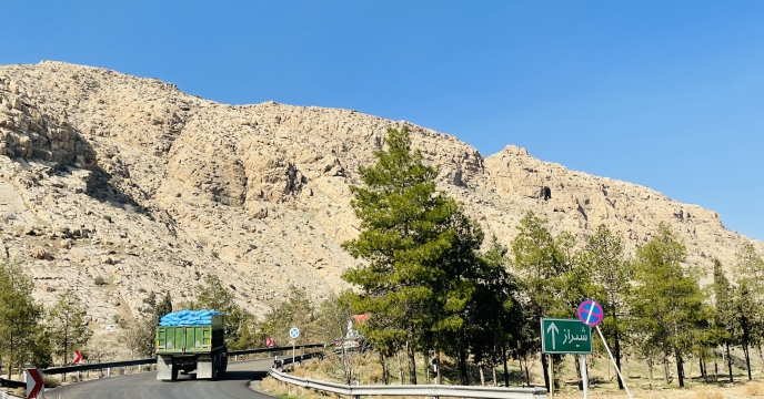 توزیع 51 تن کود کشاورزی بین انبار کارگزاران در سطح شهرستان لارستان توزیع شد