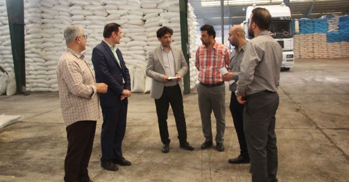 بازدید آقای نوروزی معاون توزیع و نگهداری ستاد از انبار سازمانی کود استان گیلان